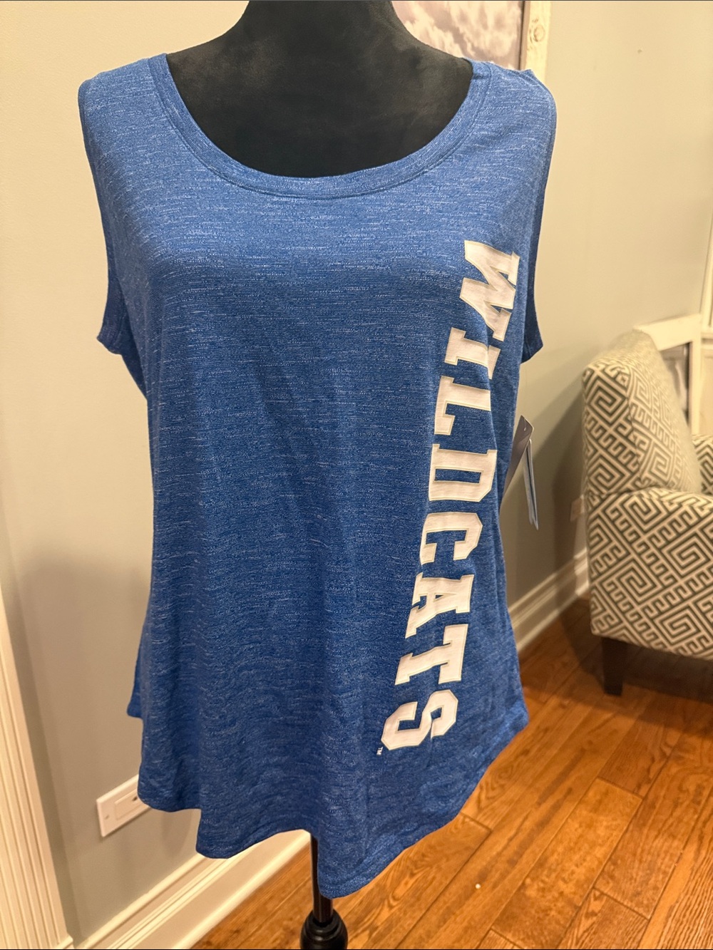 Kentucky Wildcats woman’s tank top.